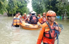 Banjir Melanda 28 Desa...