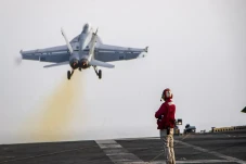 Jet Tempur dan Helikopter...