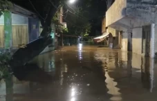Banjir Kiriman Setinggi...