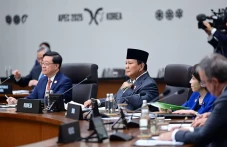 Prabowo: Indonesia Sedang...