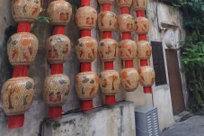 Kwai Chai Hong, Permata...