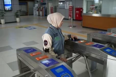 Bayar Tiket LRT Kini...