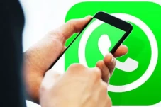 WhatsApp Menguji Aplikasi...