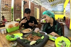 Bikin Sambel Seruit...
