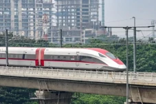 335 Ribu WNA Naik Kereta...