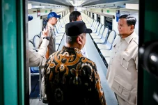 Prabowo Cek Kereta Khusus...
