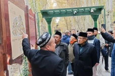 Kiai Said: Muslim China...