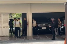 KPK Geledah Rumah Dinas...