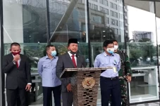 Temui Presiden Prabowo,...