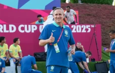Pelatih Brasil Prediksi...