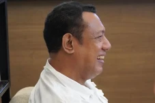 Gelar Pahlawan untuk...
