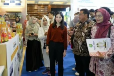 Angela Tanoesoedibjo...