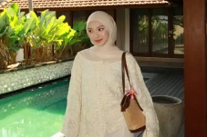 Jule Kepergok Foto tanpa...