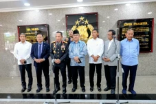 Rapat Perdana Komisi...