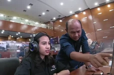 Azia Riza Jadi Call...