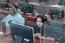 Bukan Cuma Cantik, Azia...