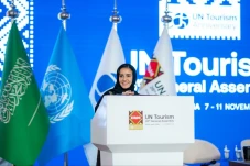 Siapa Shaikha Al Nowais?...