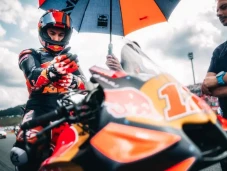 Resmi, Maverick Vinales...