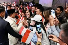 Prabowo Disambut Diaspora...