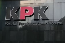 Geledah Rumah Dinas...