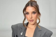 Selebgram Tasya Farasya...
