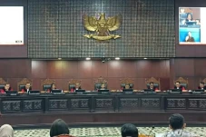 MK Putuskan Polisi Harus...