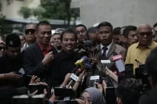 Roy Suryo Cs Belum Ditahan,...