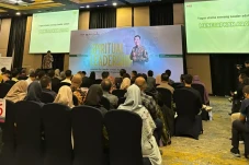 Kepemimpinan Harus Memberikan...