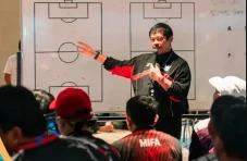Membedah Strategi Terbaik...
