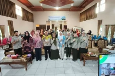 Pemerintah Pusat dan...