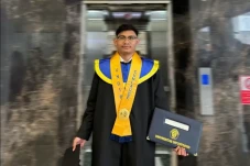Unik, Kisah Mahasiswa...