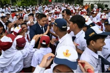 Seskab Teddy Kerap Turun...