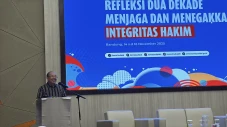 Ketua Komisi Yudisial:...