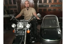Ahmad Dhani Jajal Motor...