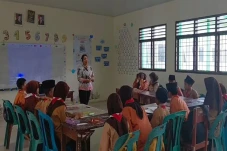 Cerita Apriyanti, Guru...