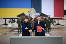 Rusia Bilang 100 Jet...