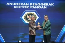 Daftar Peraih Penghargaan...