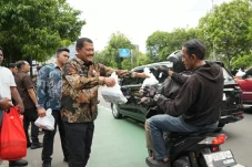 Gelar Jumat Berkah,...