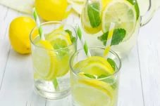Benarkah Air Lemon Lebih...