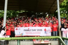 35 Tahun di Indonesia:...