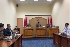 Di Sidang KIP, Bonatua...