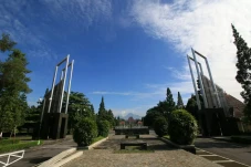 10 Universitas Terbaik...