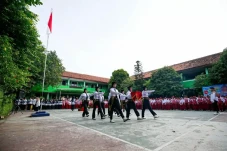 Unik, Orang Tua Murid...
