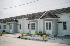 MGK Serang Pertahankan...