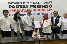Partai Perindo Serahkan...