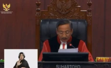 MK Tolak Pembatasan...