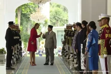 Presiden Prabowo Terima...