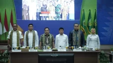 Terima Kunjungan Komisi...