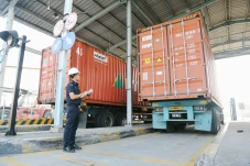 Fasilitas Pusat Logistik...