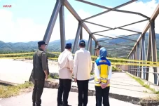 Prabowo Cek Jembatan...